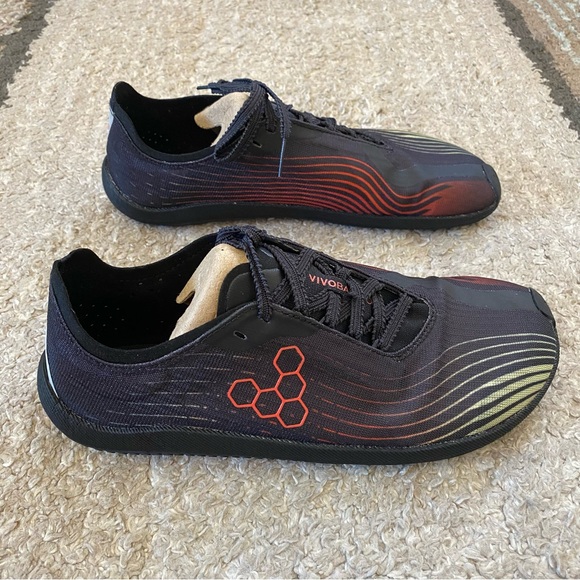 New with box Vivo Barefoot lace up barefoot sneakers men’s size 8